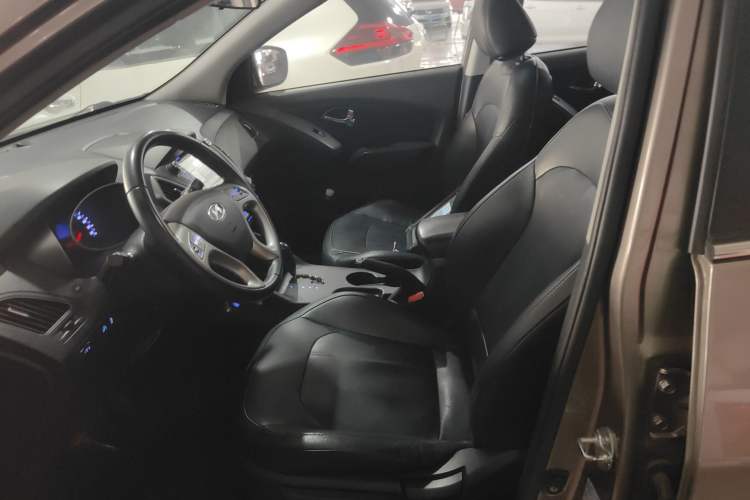 Used Hyundai ix35 2015 2.0L Automatic 2WD Smart Type China IV
