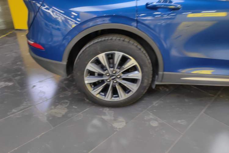 Used Lincoln Corsair 2022 2.0T Two-Wheel Drive Luxury Edition Right Rear Wheel Hub