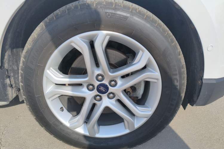 Used Ford Edge 2016 EcoBoost 245 Two-Wheel-Drive Titanium 7-Seater
