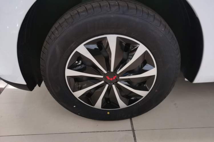 Used Wuling Hongguang New Energy 2025 Extended-Range Hybrid 50 km Standard Version