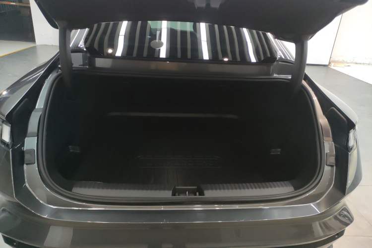 Used Lynk & Co Z10 2025 95 kWh 702 km All-Wheel Drive Intelligent Driving Ultra