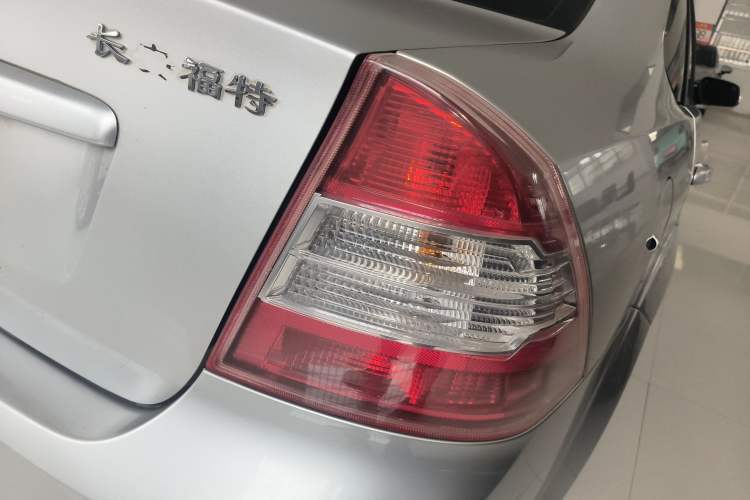 Used Ford Focus 2013 Sedan Classic 1.8L Manual Base Model Right Rear Taillight