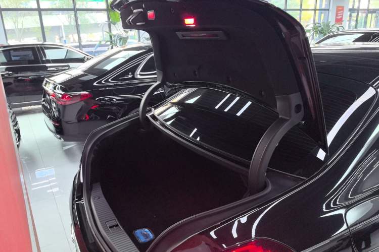 Used Mercedes-Benz S-Class 2020 S 350 L Business Class Ultimate Edition Trunk