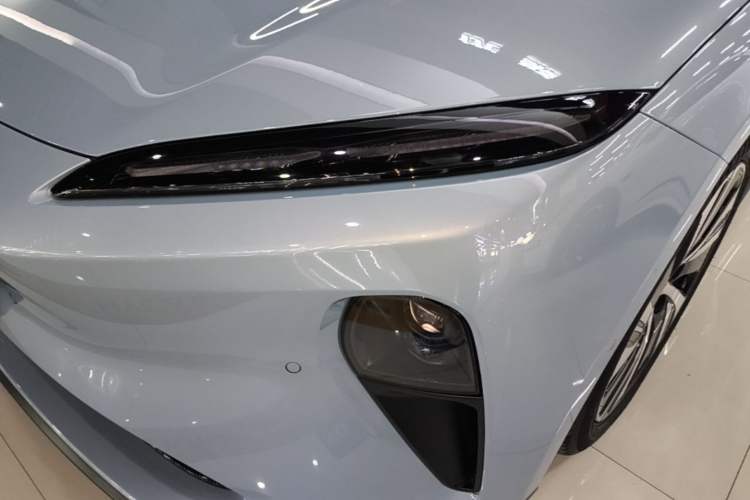 Used Nio ET5 2024 75 kWh Left Front Headlight