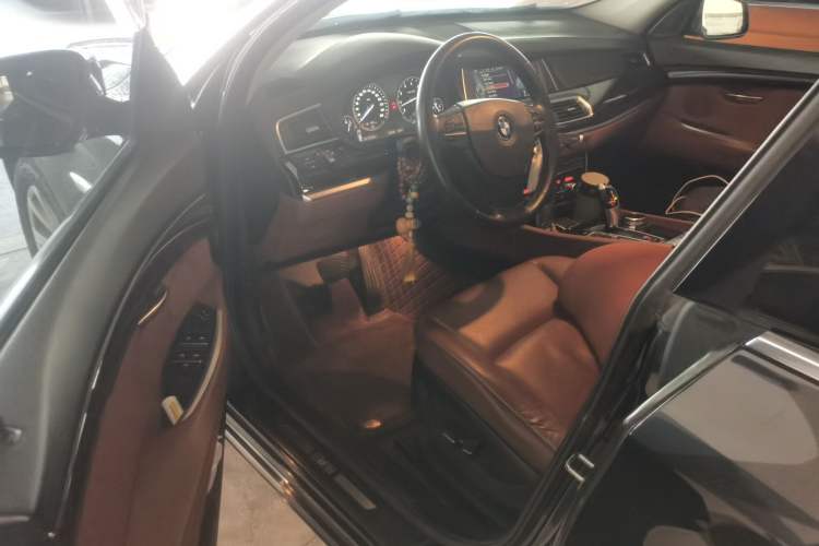 Used BMW 5 Series GT 2013 535i Elegant Edition Driver Seat