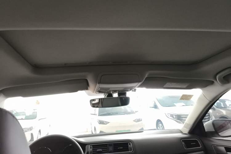 Used Volkswagen Sagitar 2018 1.6L Automatic Comfort Model Headliner