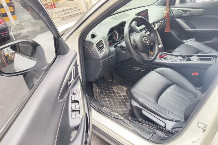 Used Mazda CX-4 2016 2.0L Automatic 2WD Blue Sky Dynamic Edition
