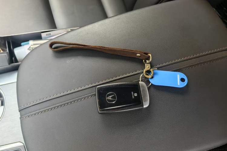 Used Acura TLX-L 2018 2.4L Comfort Edition Vehicle Key