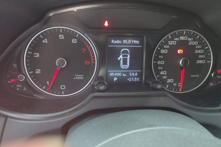 Used Audi Q5 2015 40 TFSI Comfort Model