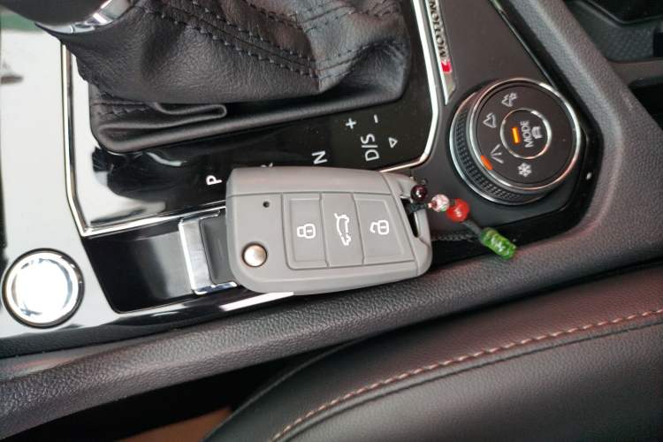 Used Volkswagen Tharu 2019 330TSI Four-Wheel Drive Flagship Model China VI Standard Vehicle Key