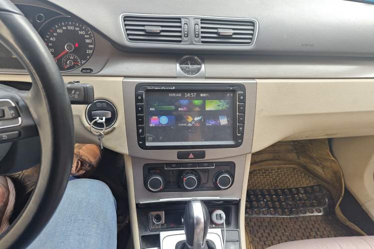 Used Volkswagen Magotan 2013 1.8TSI Premier Model Audio And AC Panel