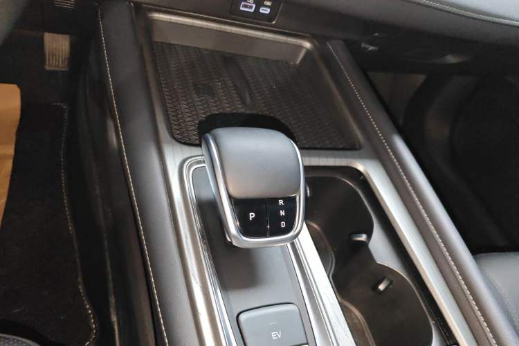 Used Chery Fengyun A8 2024 127 Yufeng Edition Gear Lever