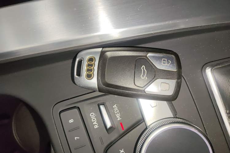 Used Audi A4L 2018 30th Anniversary Edition 40 TFSI Fashion Model