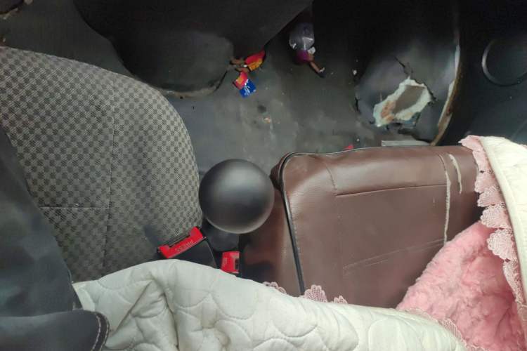 Used Iveco Daily 2017 2.8T V35 Box Truck 3 Seats 43S5