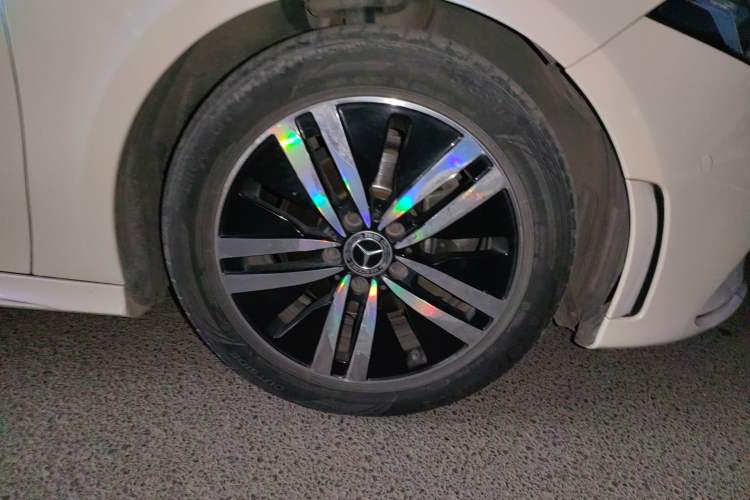 Used Mercedes-Benz A-Class 2019 Restyled A 180 L Sport Sedan Right Front Wheel Hub