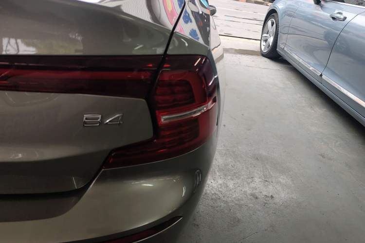 Used Volvo S60 2022 B4 Zhiyi Luxury Edition