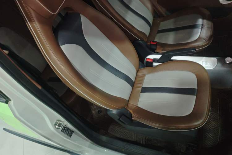 Used Wuling Hongguang MINIEV 2022 GAMEBOY 300km Enthusiast Model with Lithium Iron Phosphate
