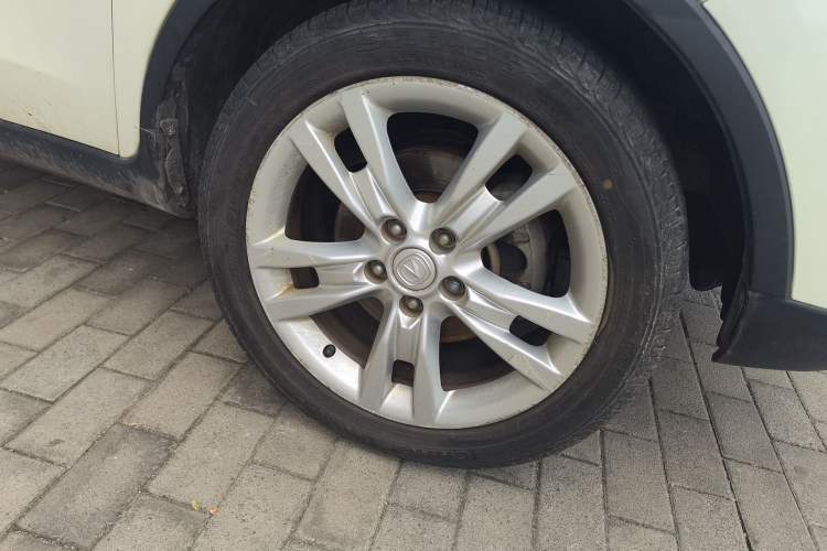 Used CHANGAN CS35 2014 1.6L Automatic Luxury Model China IV Standard Right Front Wheel Hub