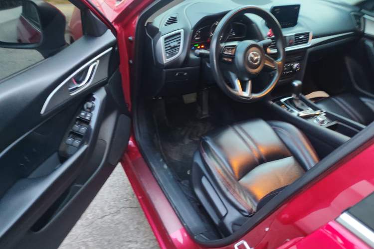 Used Mazda Mazda 3 Axela 2017 Sedan 1.5L Automatic Luxury Model Emission Standard China V
