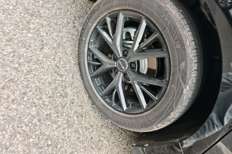 Used BYD e9 2025 Model 506 Luxury Version Exterior 5