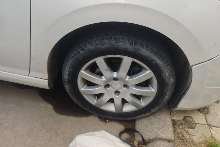 Used Peugeot 308 2014 Enjoy Edition Classic 1.6L Manual Fashion Model