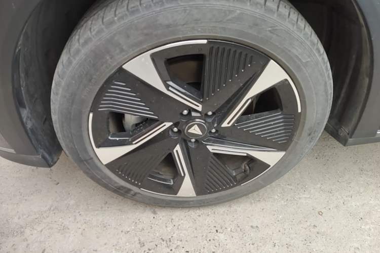 Used Deepal S07 2023 121Max Range-Extended Version Left Front Wheel Hub