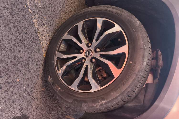 Used FORTHING Joyear X5 2017 1.6L CVT Luxury Model Right Front Wheel Hub