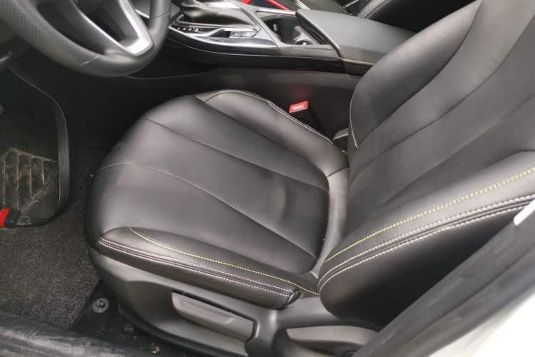 Used Roewe i5 2021 1.5L CVT Black Gold Edition Left Front Seat