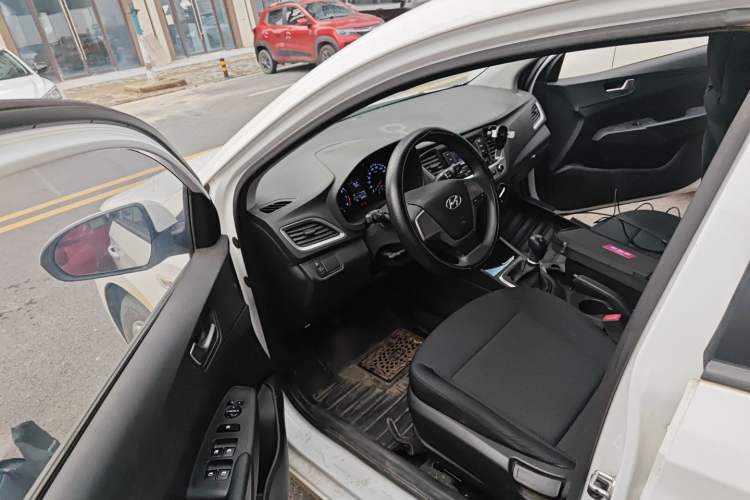 Used Hyundai Verna (new generation) 2016 1.4L Manual Cool Edition GLS
