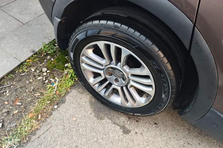 Used Qoros 5 2017 1.6T Automatic Prestige Model
