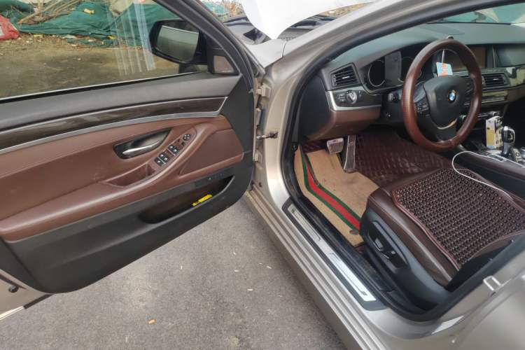 Used BMW 5 Series 2017 525Li Luxury Design Package Driver Seat