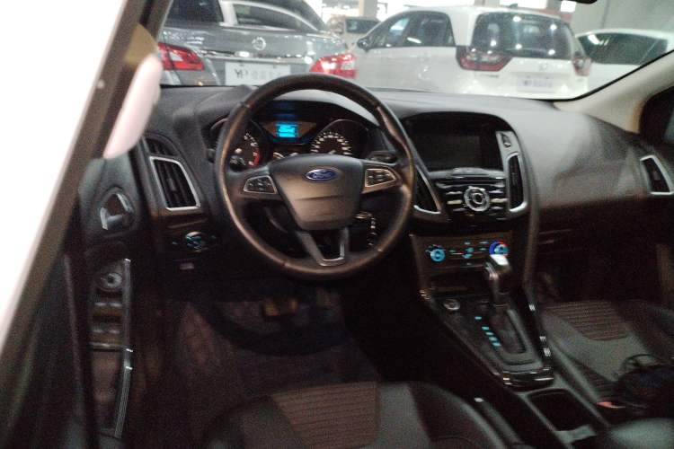 Used Ford Focus 2018 Sedan Classic 1.6L Automatic Trendy SmartDrive Edition
