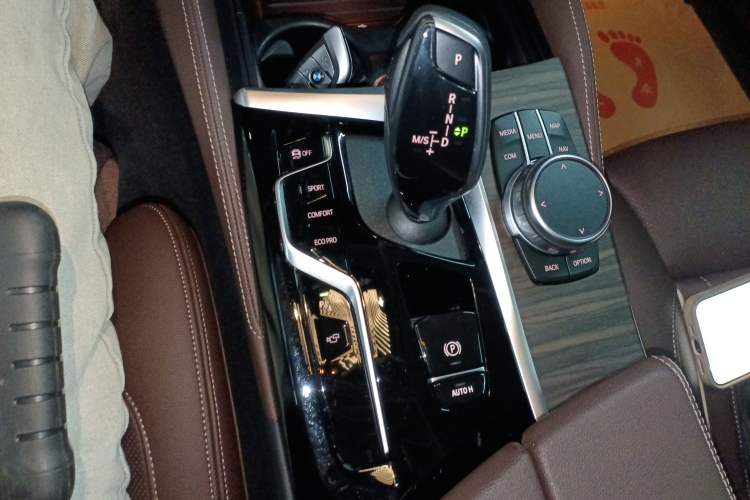 Used BMW 5 Series 2022 530Li Luxury Edition Premium Package
