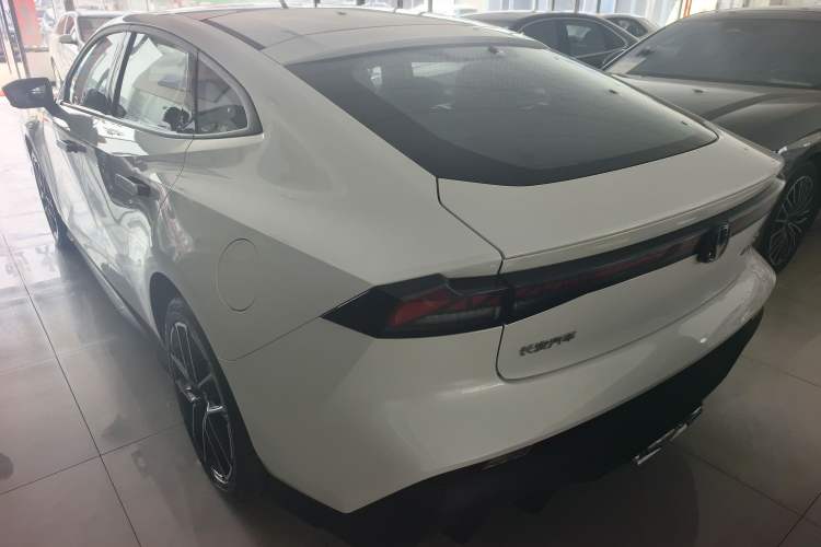 Used Changan UNI-V iDD 2024 Blue Whale Smart Electric iDD 136km Luxury Model