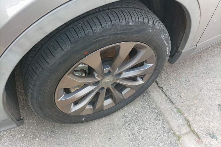 Used Geometry C 2022 400KM Blueberry Pro Left Front Wheel Hub