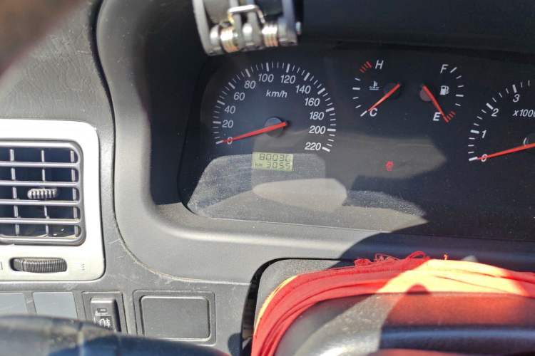 Used Jinbei Grace 2013 2.0L Zhi Ling Standard 7-Seater All-Games Commemorative Version China IV Standard