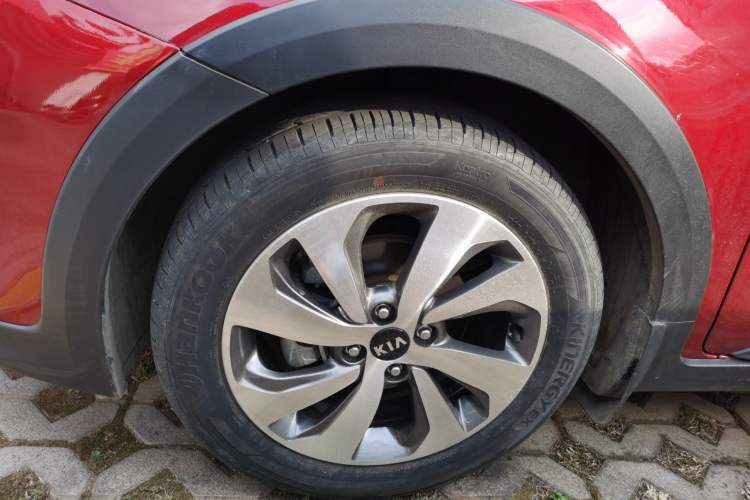 Used Kia KX Cross 2017 1.4L AT GLS