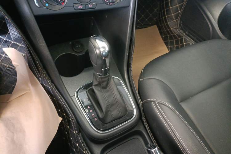 Used Volkswagen Polo 2018 1.5L Automatic Enjoyment Model Gear Lever