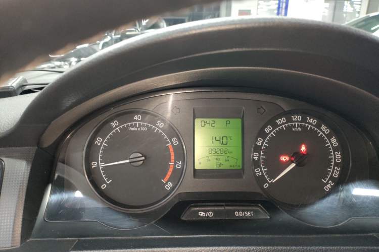 Used Skoda Rapid 2016 1.6L Automatic Front-Wheel Drive Model Instrument Cluster