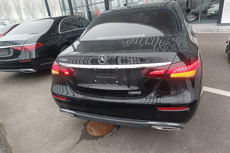 Used Mercedes-Benz E-Class 2022 Second Facelift E 300 L Fashion Edition

