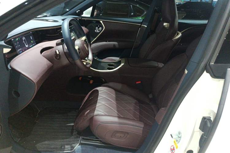 Used Avatr 11 2025 Year Updated Max Extended-Range Version
