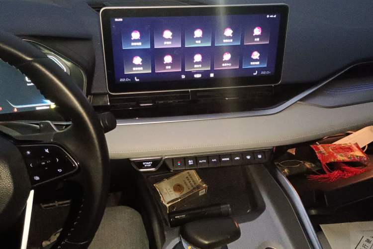 Used Geely Auto Preface 2021 2.0TD Luxury Version Audio And AC Panel