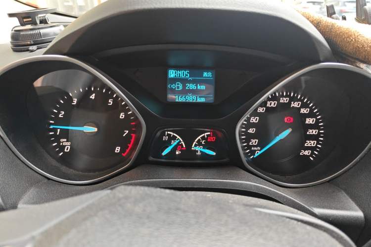 Used Ford Kuga 2015 1.5L GTDi Two-Wheel Drive Fashion Edition Odometer Close Up