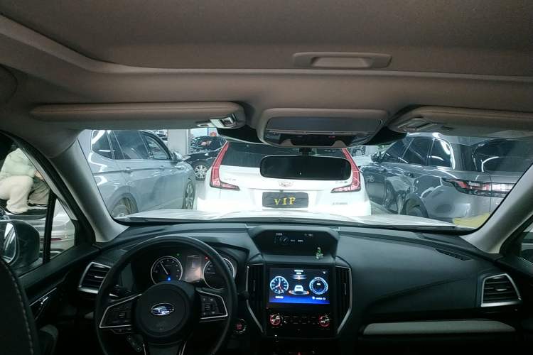 Used Subaru Forester 2022 2.0i AWD Luxury Edition EyeSight Headliner