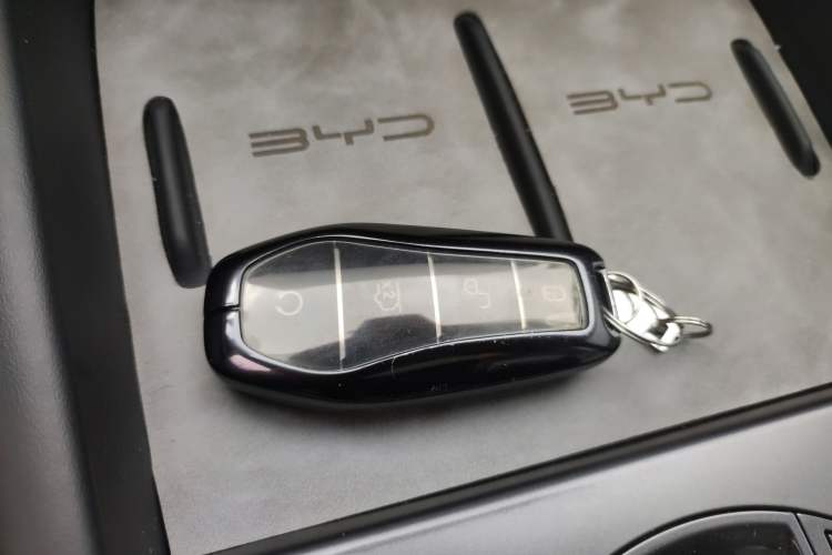 Used BYD Seal 06 New Energy 2024 DM-i 120KM Prestige Model Interior 1