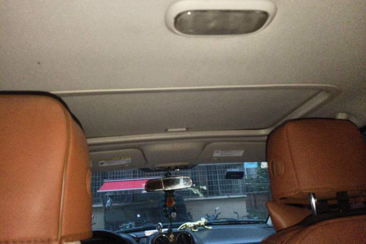 Used Jeep Compass 2011 2.0L two-wheel drive sport version
