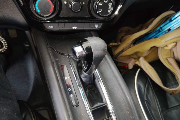 Used Honda Vezel 2019 1.5L CVT Pioneer Edition China VI
