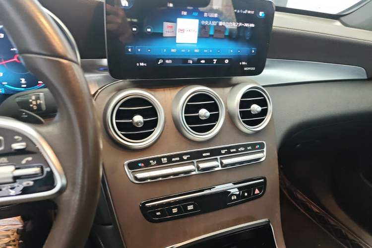 Used Mercedes-Benz GLC 2020 Facelift GLC 260 L 4MATIC Luxury Edition
