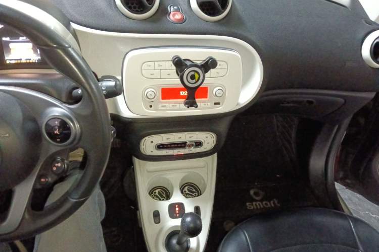 Used smart fortwo 2015 1.0L 52 kW Hardtop Passion Edition
