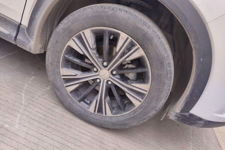 Used Mitsubishi Eclipse Cross 2019 1.5T CVT Two-Wheel Drive Dream Edition China VI Standard Right Front Wheel Hub